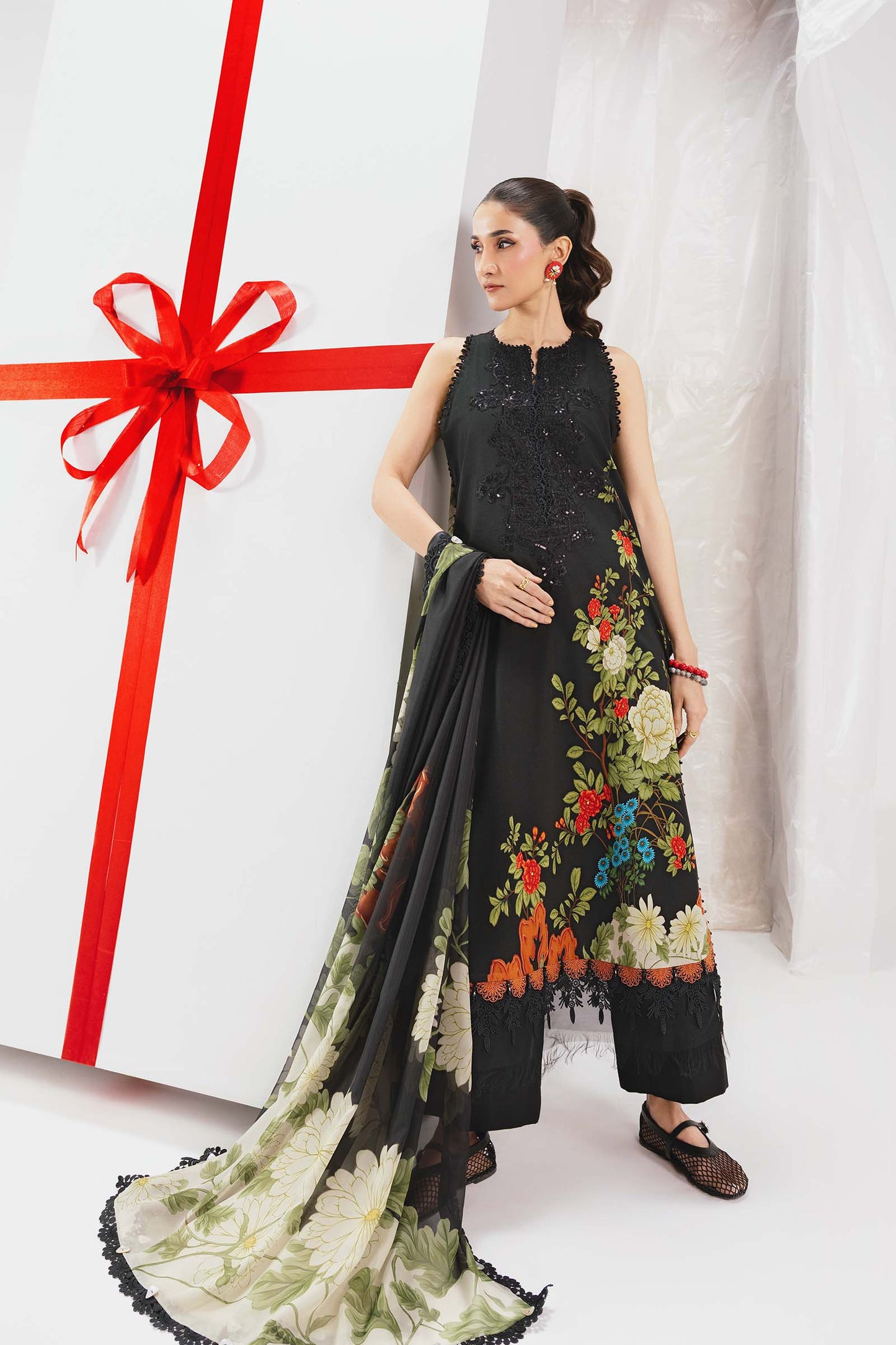 MARIA.B M.BASIC LAWN 202=12B Aangan the essence of lawn & chiffon