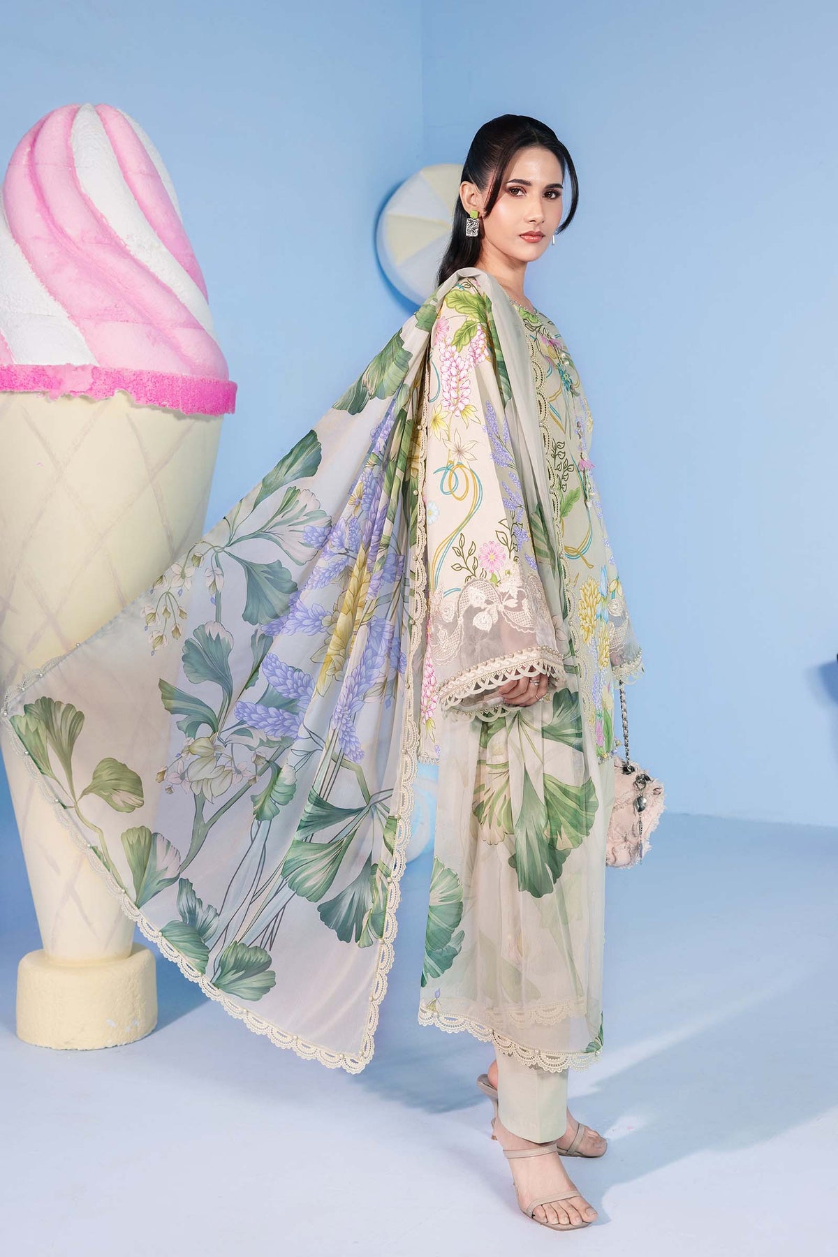 MARIA.B M.BASIC LAWN 202=13 A Aangan the essence of lawn & chiffon