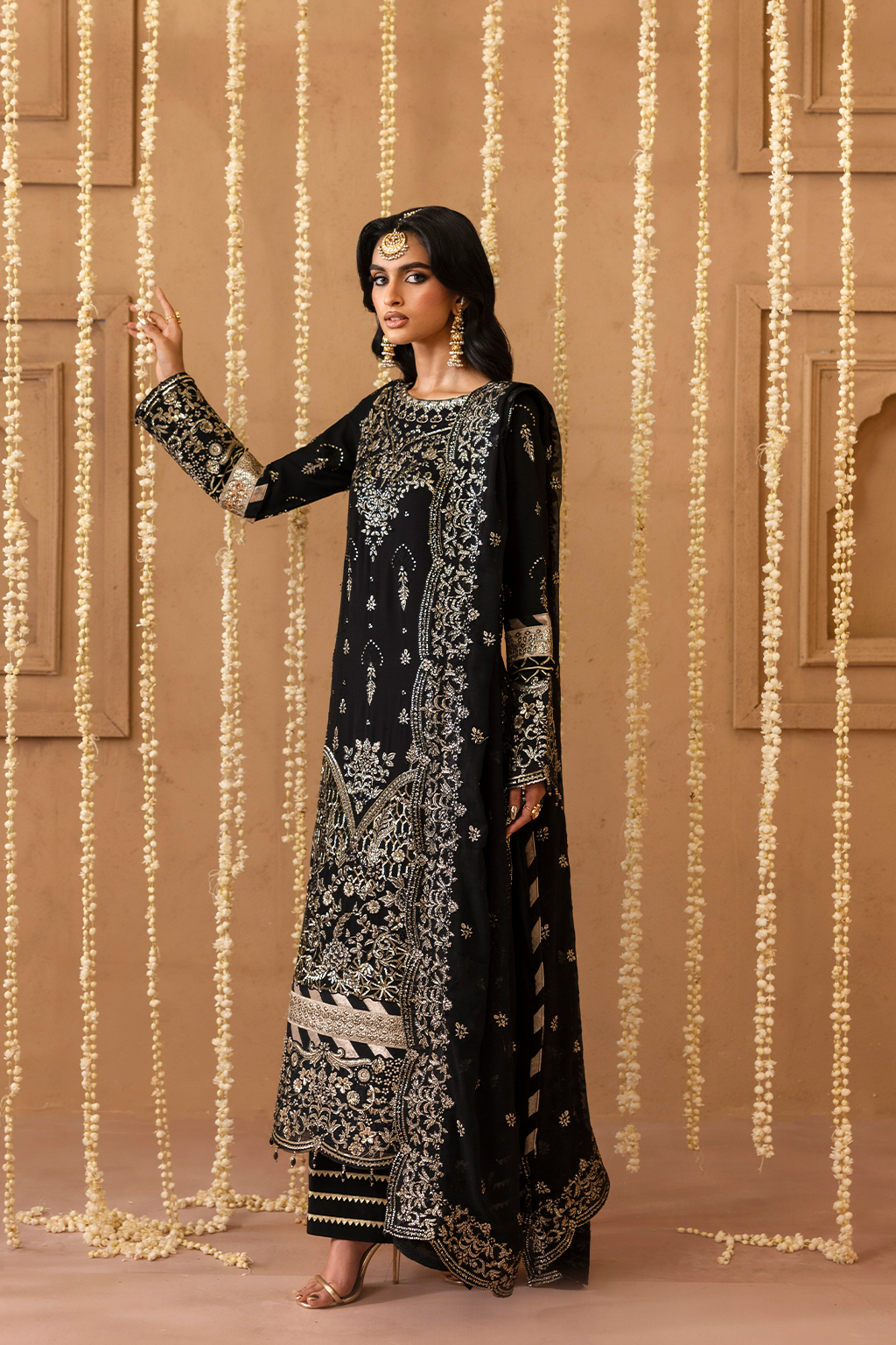 Emaan Adeel festive chiffon original Pakistani suits online
• Buy Emaan Adeel chiffon salwar kameez for weddings
• Original Pakistani designer chiffon suits by Emaan Adeel
• Emaan Adeel unstitched chiffon suits for festive wea