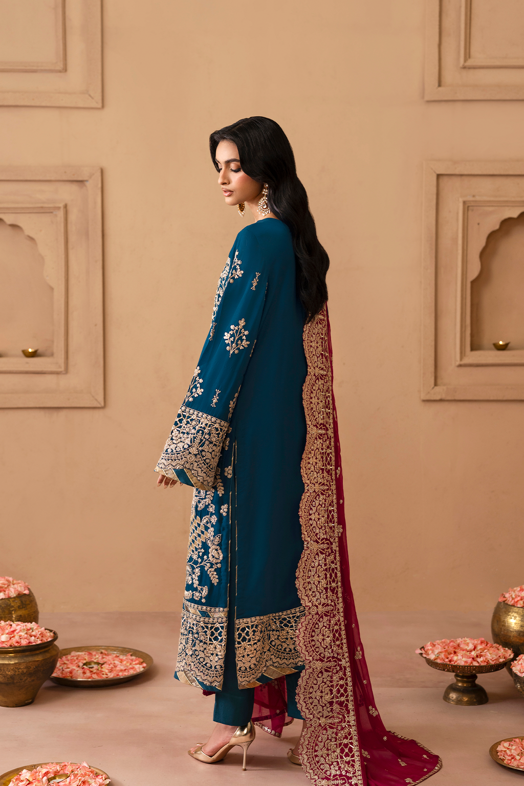 - Emaan Adeel festive chiffon original Pakistani suits online
- Buy Emaan Adeel chiffon salwar kameez for weddings
- Original Pakistani designer chiffon suits by Emaan Adee