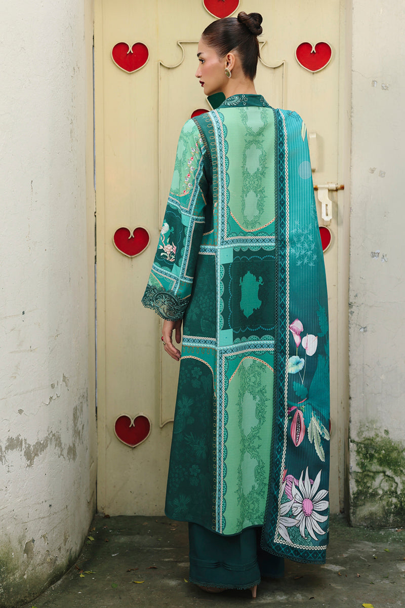 Qalamqar QLine suit with authentic Pakistani detailing
• 	Qalamqar QLine collection inspired by original Pakistani 