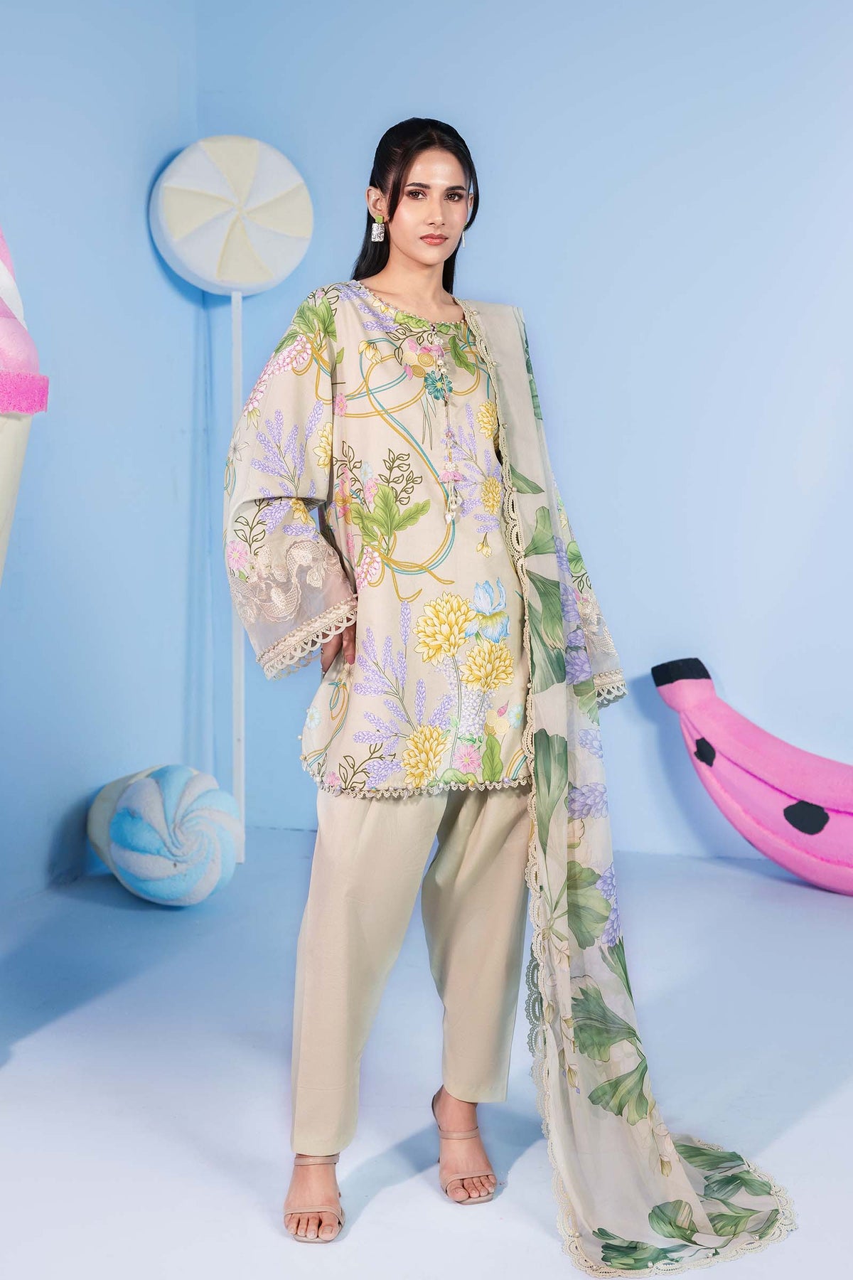 MARIA.B M.BASIC LAWN 202=13 A Aangan the essence of lawn & chiffon