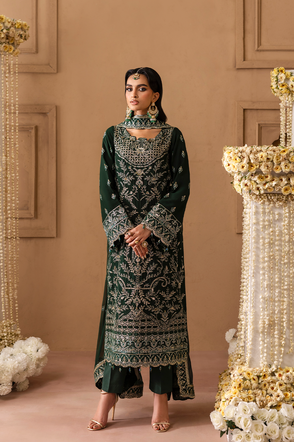 	Emaan Adeel festive chiffon original Pakistani suits online
• 	Buy Emaan Adeel chiffon salwar kameez for weddings
• 	Original Pakistani designer chiffon suits by Emaan Adee