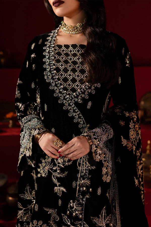 Nureh Maya velvet Aangan the essence of lawn & chiffon