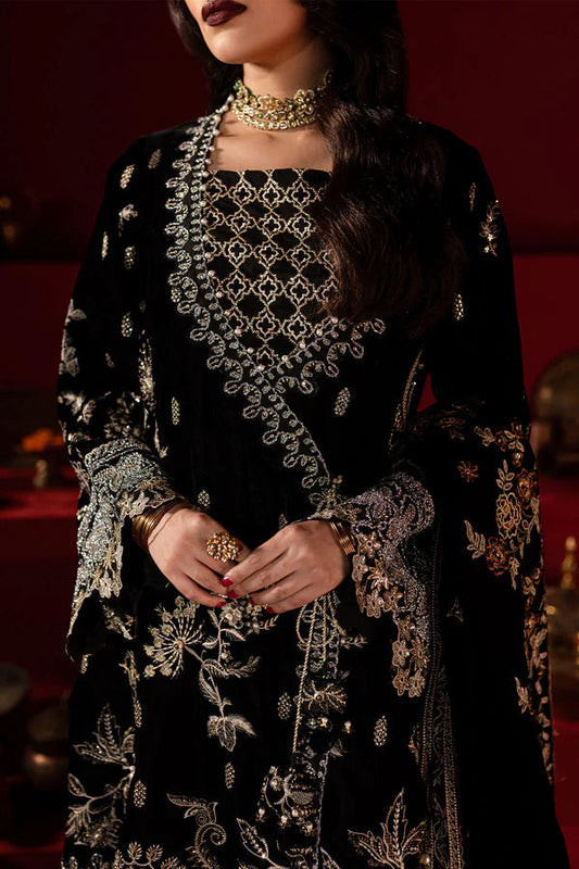 Nureh Maya velvet Aangan the essence of lawn & chiffon