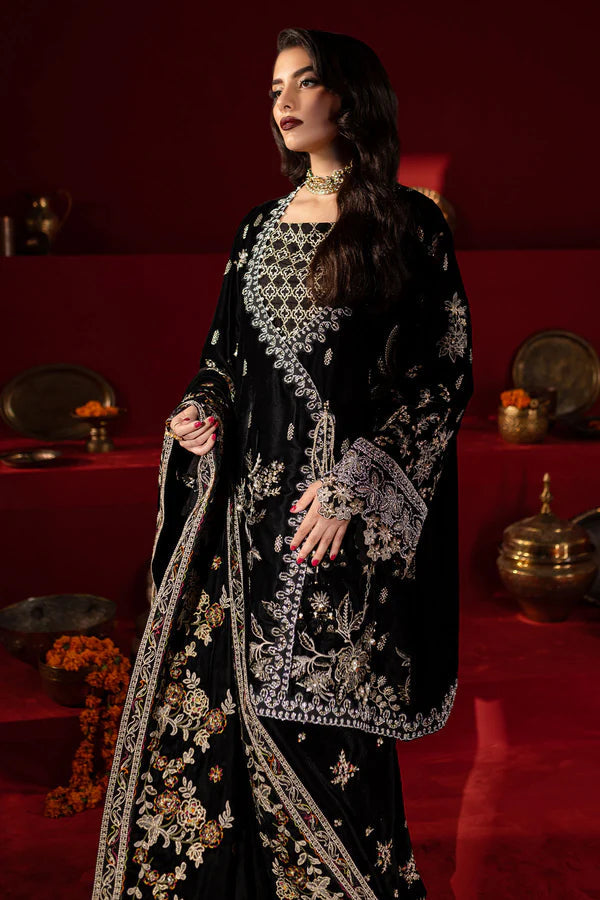Nureh Maya velvet Aangan the essence of lawn & chiffon