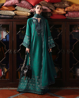 Mushq Nuvera Silk Royal Affair Green Raw Silk Sleeve Detail