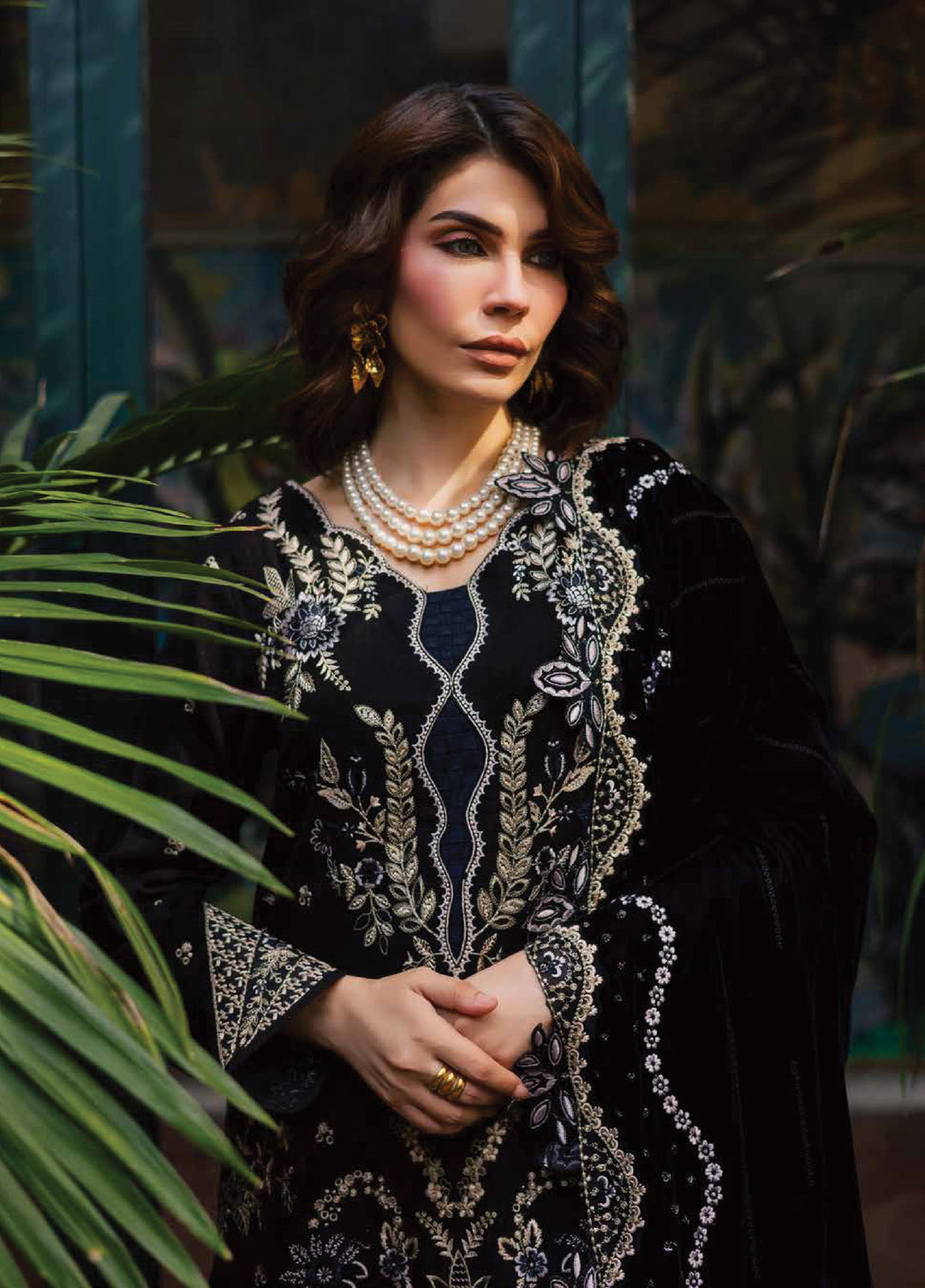 nureh leather peach embroidered winter suit for women  
nureh leather peach unstitched 3-piece suit with velvet shawl  
