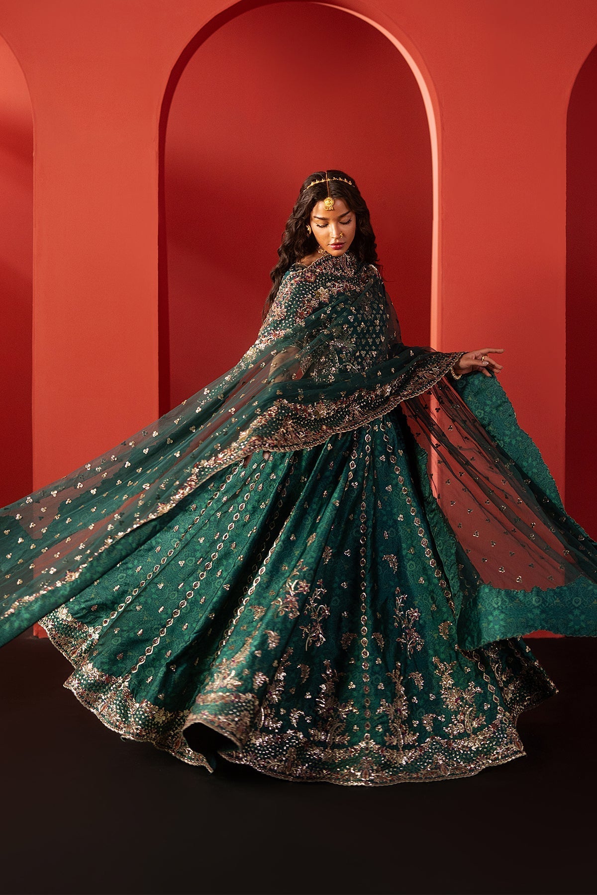 Afrozeh Divani Silk 2025-Afsar Aangan the essence of lawn & chiffon
