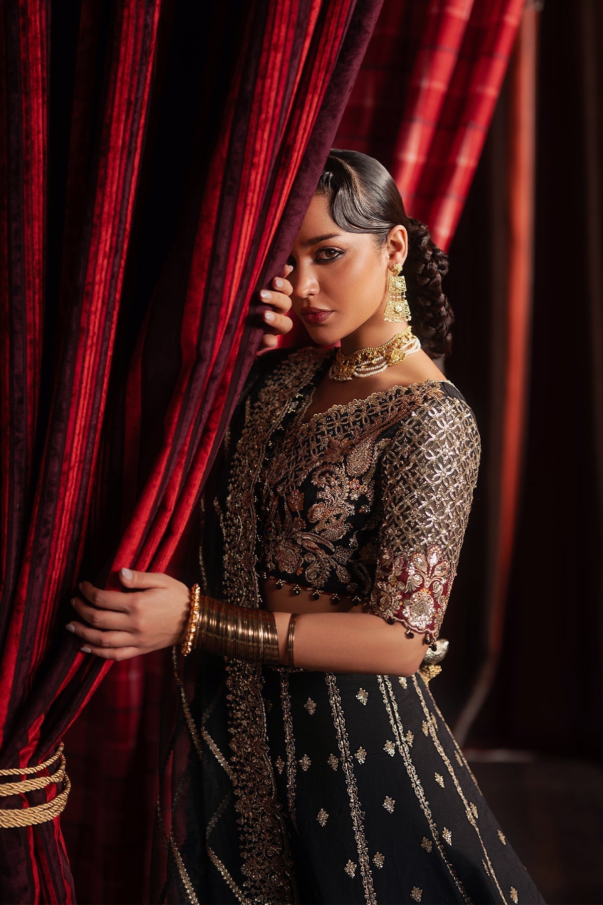 Afrozeh Divani Silk 2025-GULRAIZ Aangan the essence of lawn & chiffon