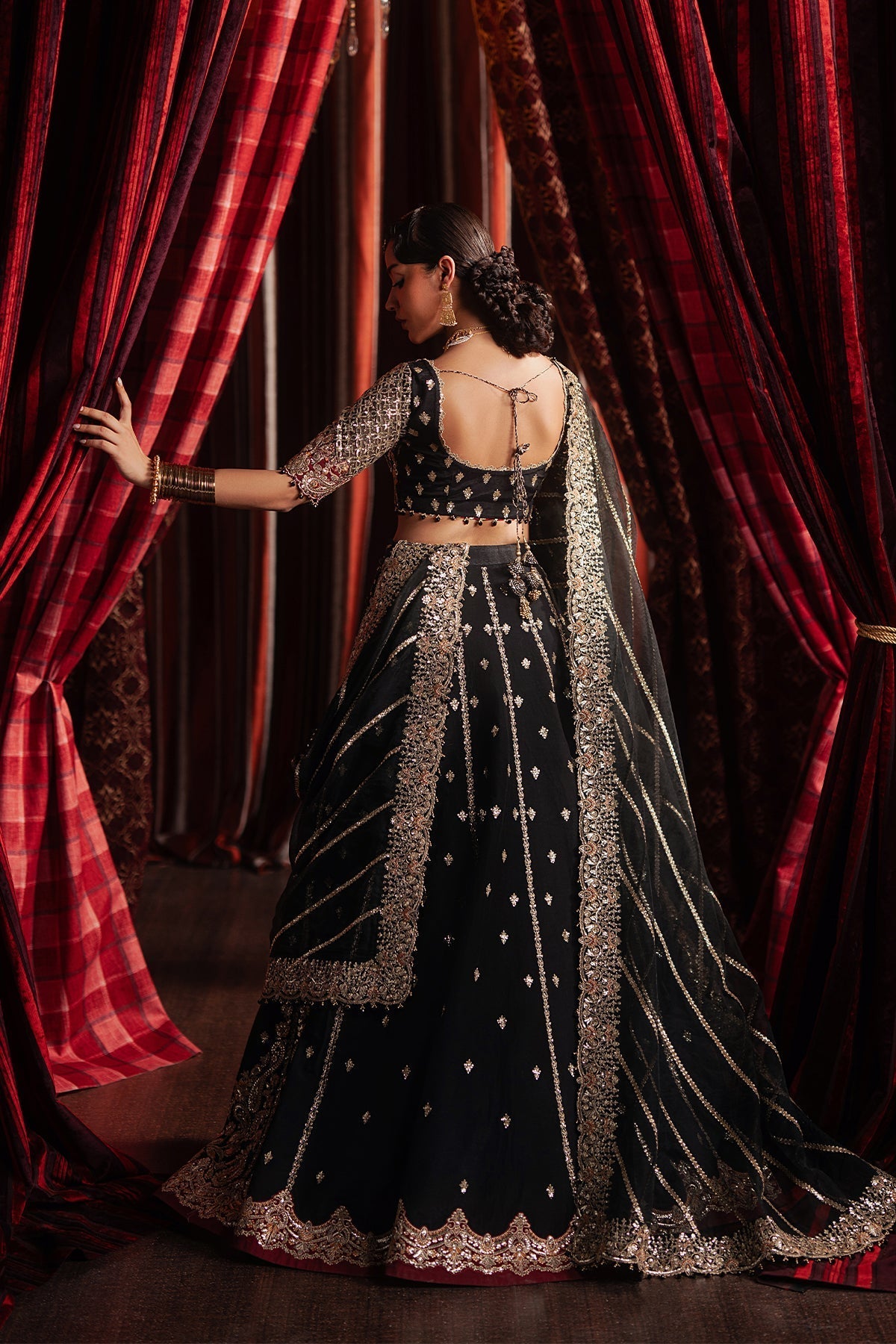 Afrozeh Divani Silk 2025-GULRAIZ Aangan the essence of lawn & chiffon