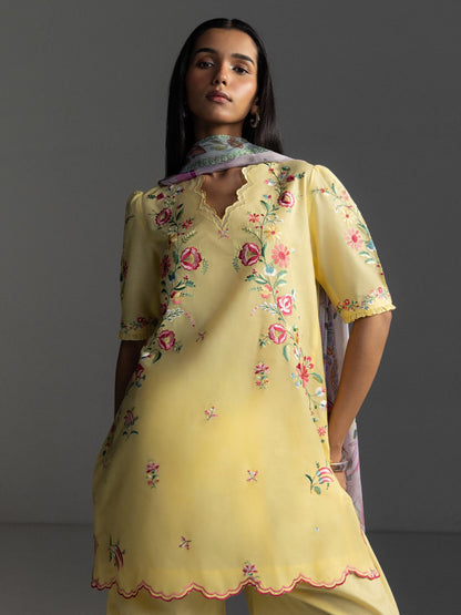 Coco Lawn By Zara Shahjhan 2026=5b Aangan the essence of lawn & chiffon