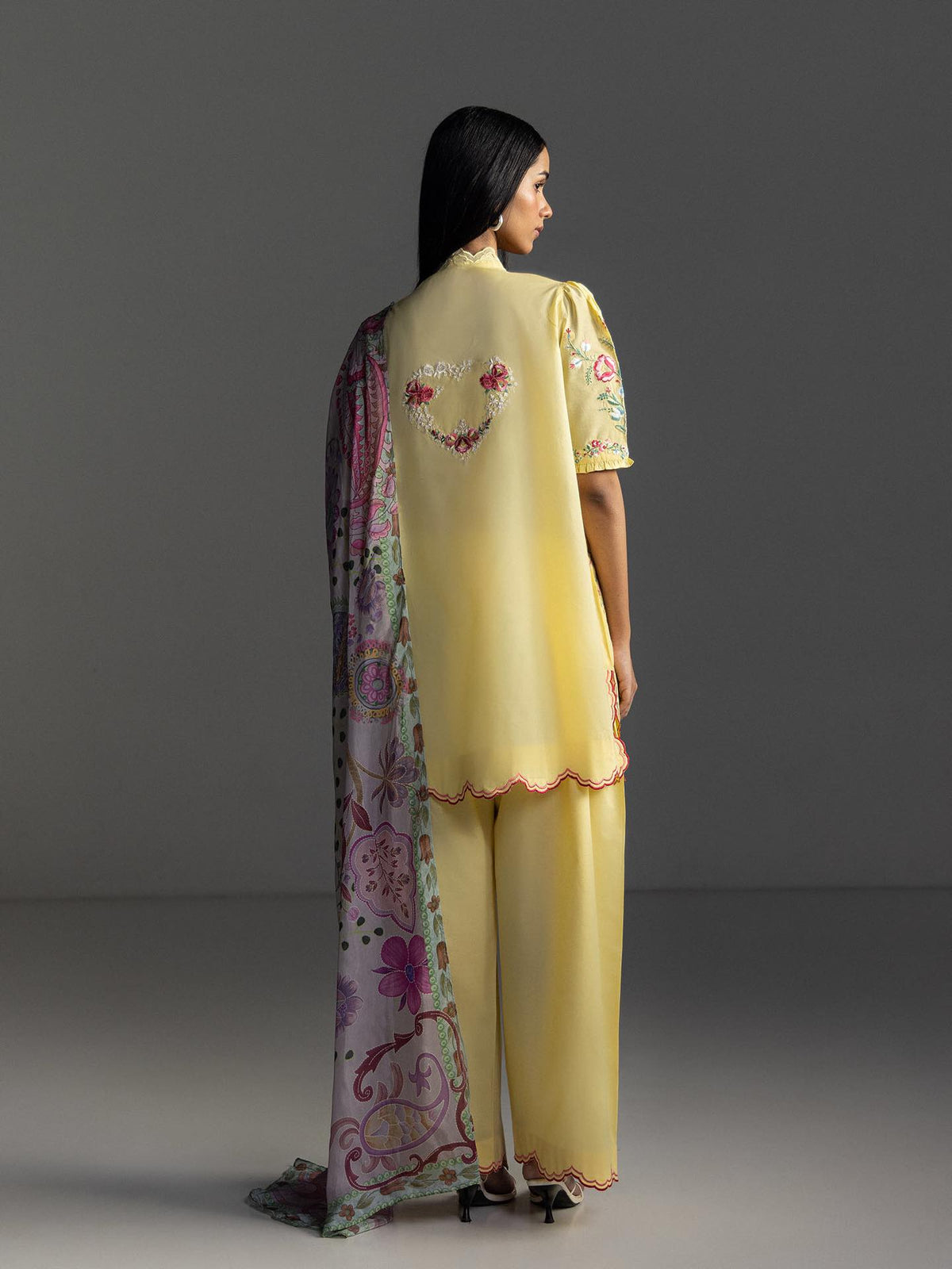 Coco Lawn By Zara Shahjhan 2026=5b Aangan the essence of lawn & chiffon