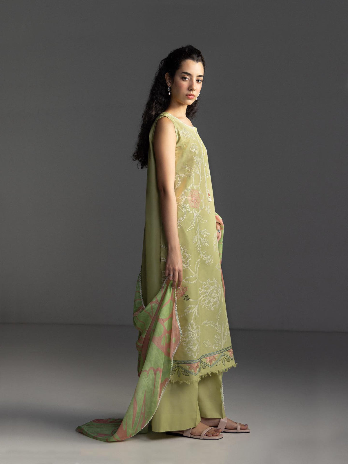 Coco Lawn By Zara Shahjhan 2026=4b Aangan the essence of lawn & chiffon