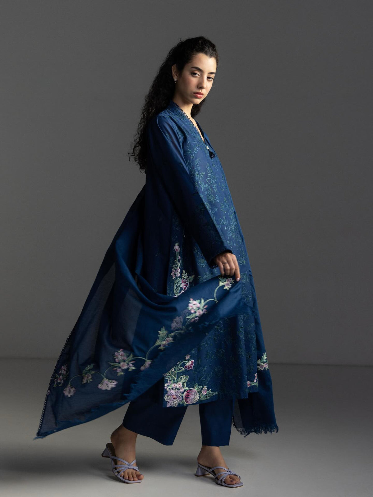 Coco Lawn By Zara Shahjhan 2026=8a Aangan the essence of lawn & chiffon