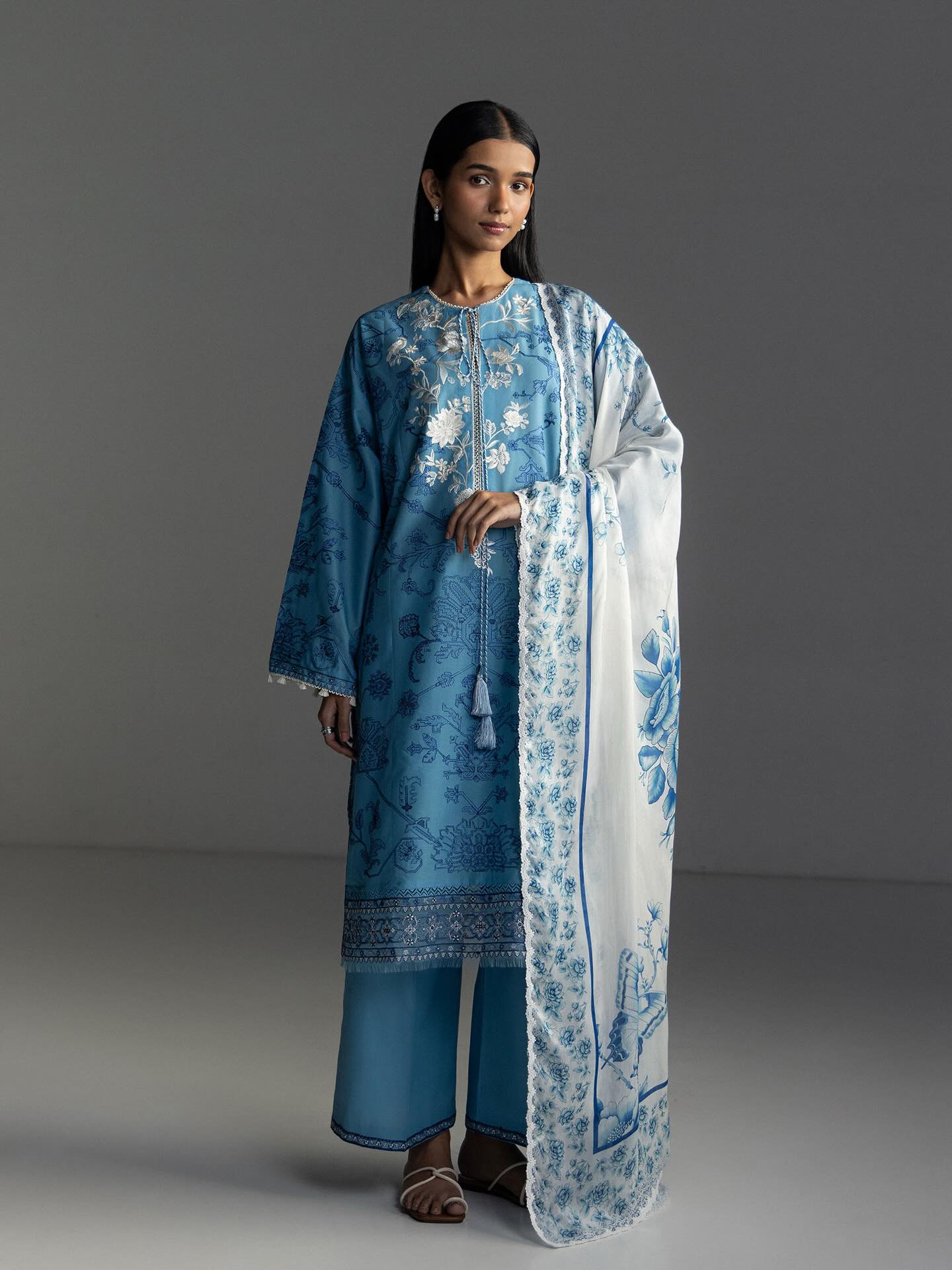Coco Lawn By Zara Shahjhan 2026=3a Aangan the essence of lawn & chiffon